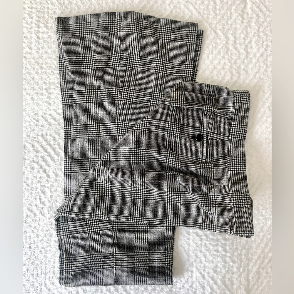 Ralph Lauren Purple Label 100% Wool Plaid pant. Size 2.